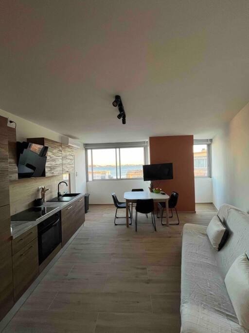 Joli Appart/Vue Etang/Clim /Wifi Balaruc-les-Bains Zewnętrze zdjęcie